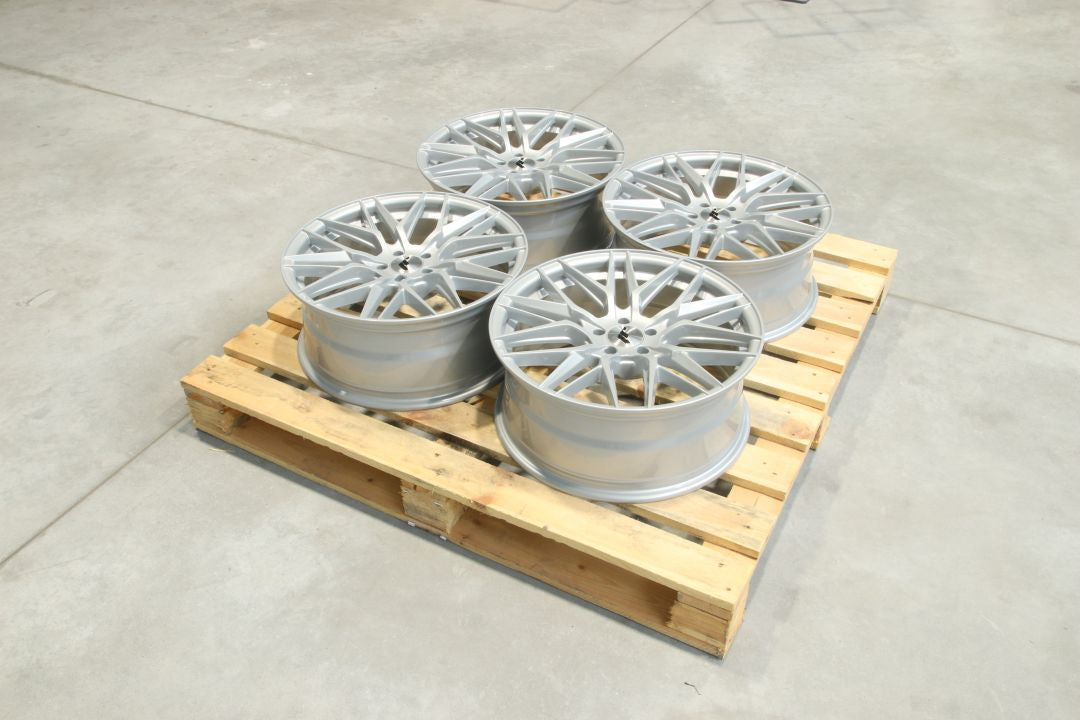 JR Wheels SET-JR#256 Set of JR28 18x7,5 ET30 + ET35 5x100 Gloss Silver