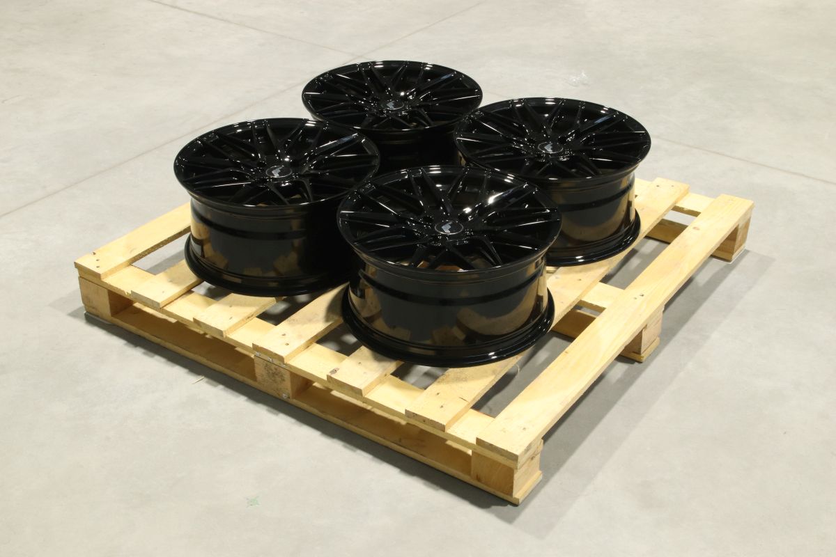 JR Wheels SET-JR#375 Set of JR28 17x8 ET32 4x108 Gloss Black