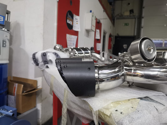 Capristo 02AU01903028 Audi RS6/7 (C8) Valved Exhaust with Bevelled Carbon Fiber Tips (CES3) 