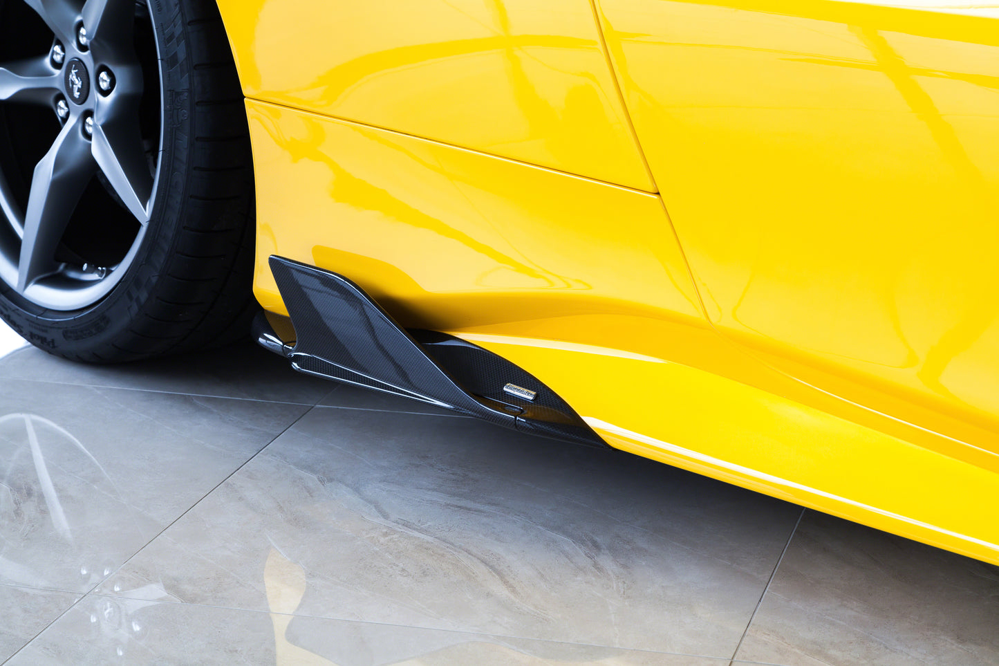 Capristo 03FE08710002LG Ferrari 488 Carbon Side Fins (with Adapters) 