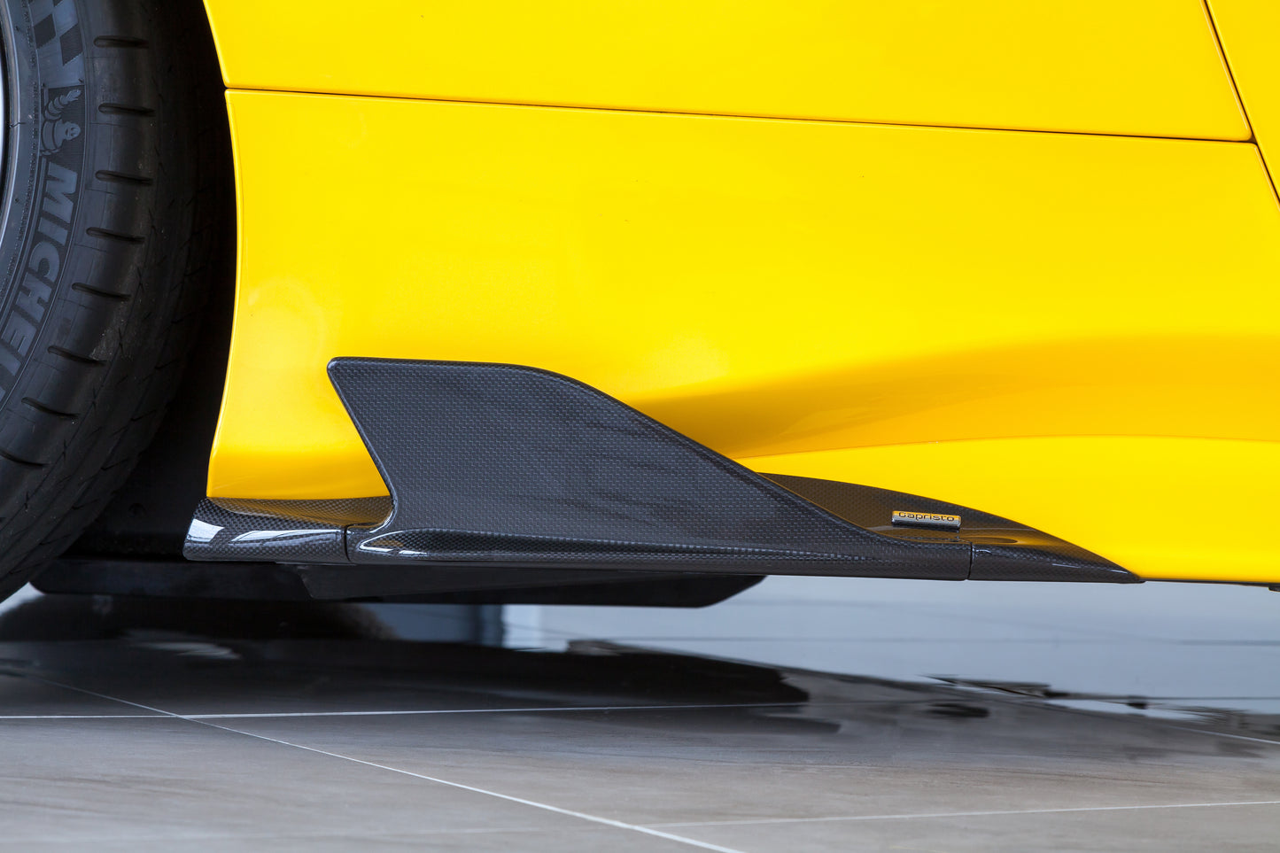 Capristo 03FE08710002LG Ferrari 488 Carbon Side Fins (with Adapters) 