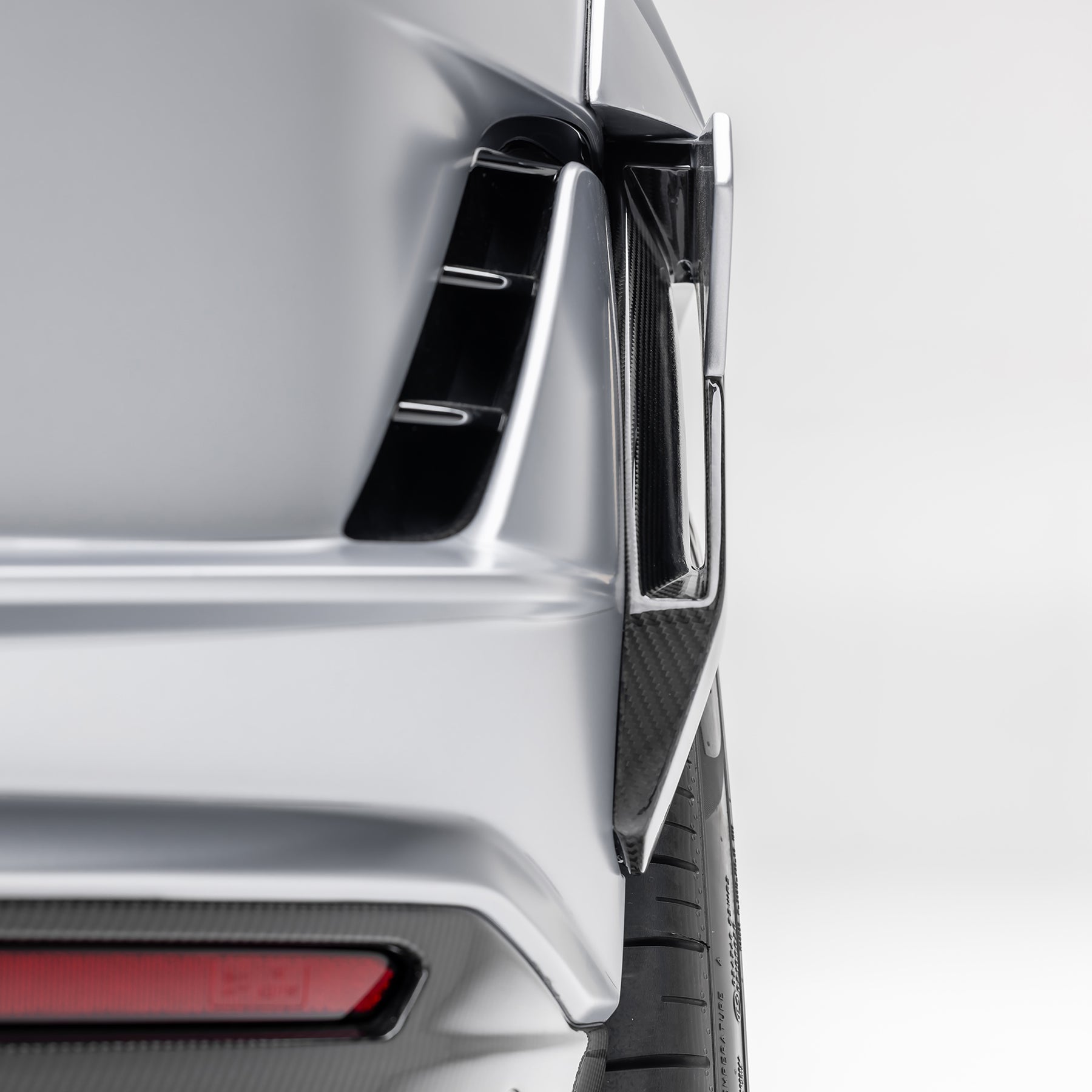 Vorsteiner 5090LOV Lamborghini Urus Performante Edizione Aero Fender Flares (Not Compatible if Canards 2027LOV are selected) | ML Performance