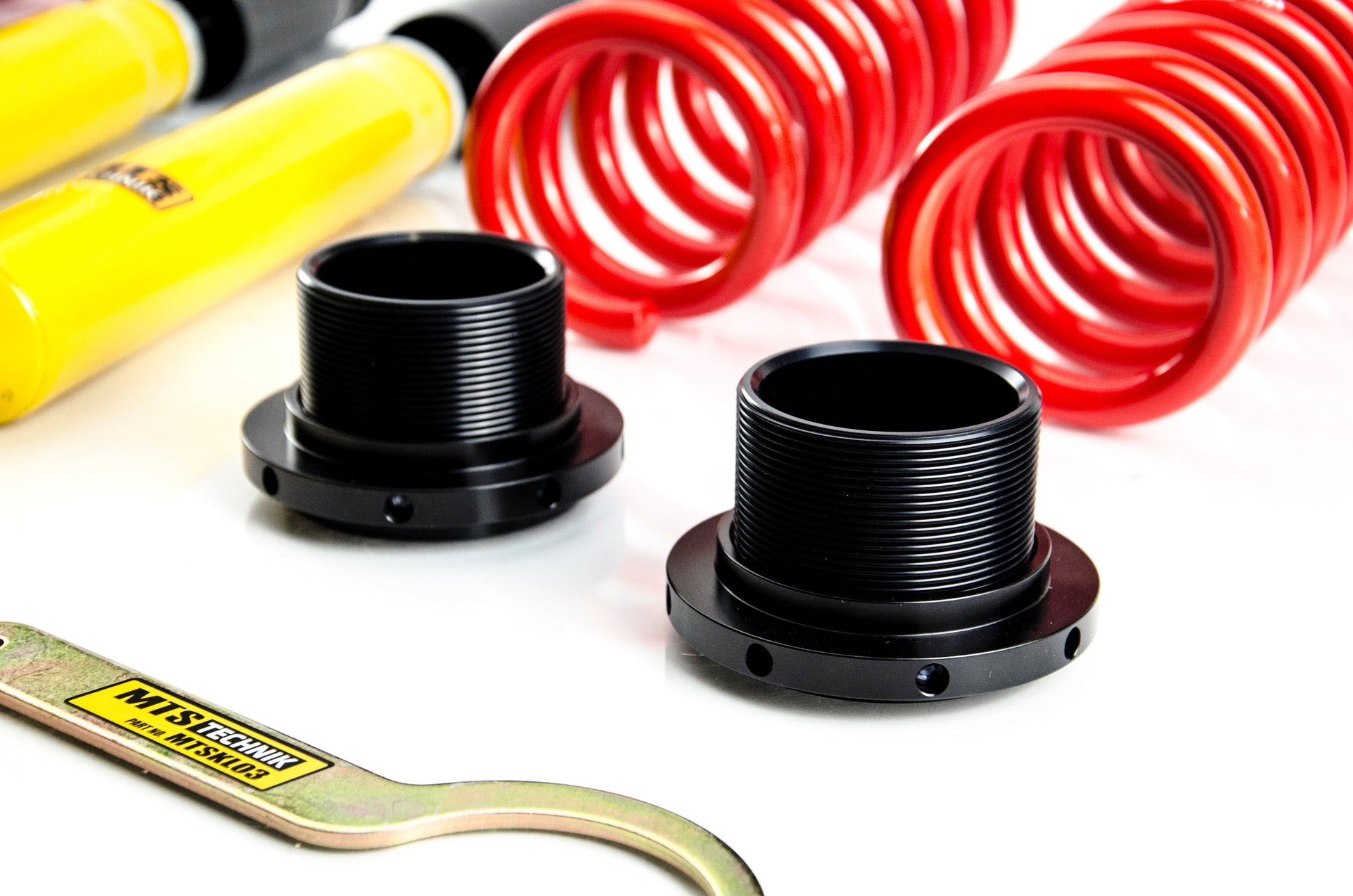 MTS Technik MTSGWCH01 STREET COILOVER KIT (GOLD) FOR DODGE MAGNUM ESTATE (LX)