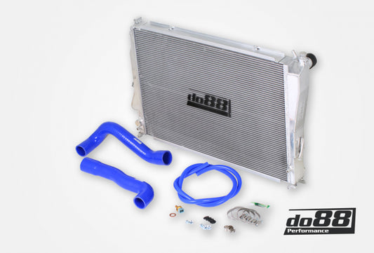 DO88 WC-310-B BMW M3 E46 Radiator Aluminum, Blue hose