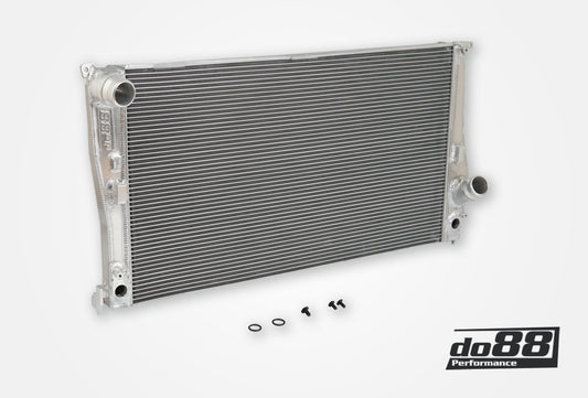 DO88 WC-370 BMW 135i 335i 35i N54 N55 Automatic 2007-2013 (E9X E82 E89) Radiator