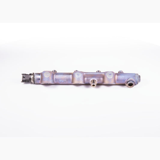 BOSCH 224-024 Fuel Distributor Pipe