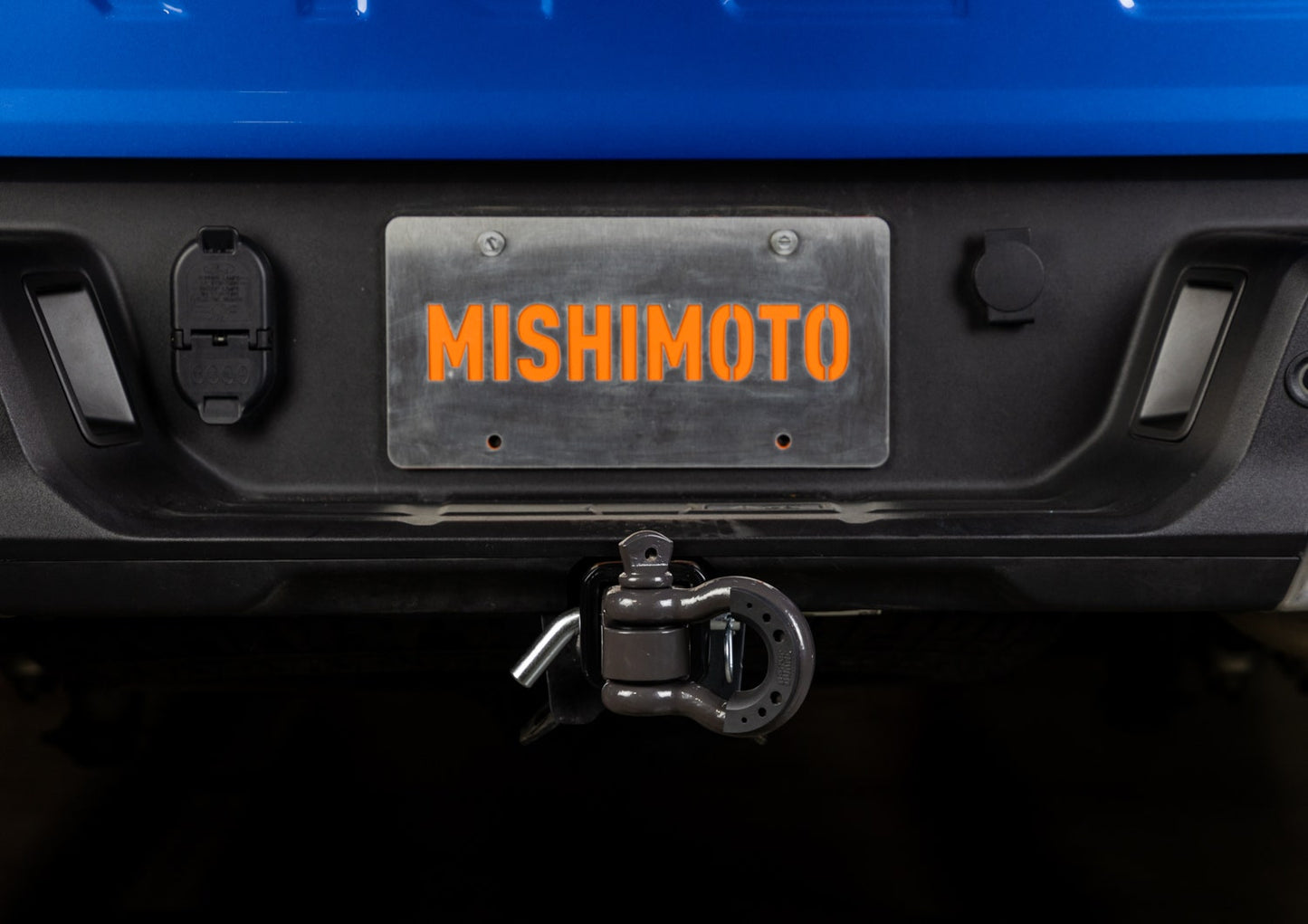 Mishimoto BNRS-BK Shackled 2-Inch Hitch Receiver