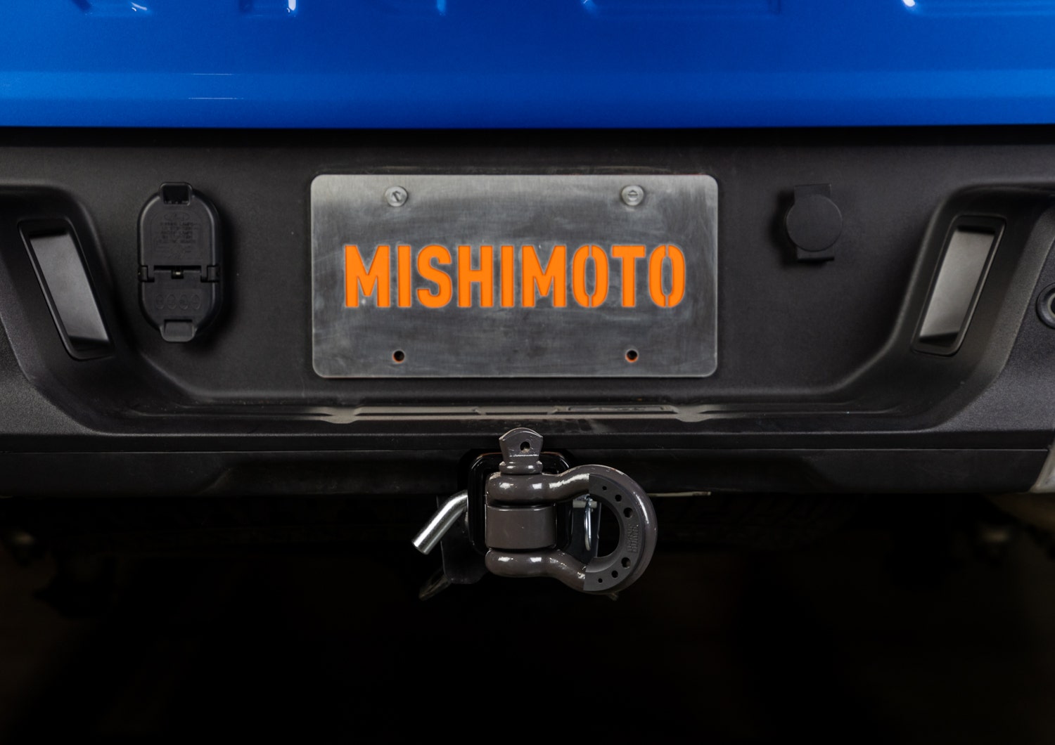 Mishimoto BNRS-BK Shackled 2-Inch Hitch Receiver