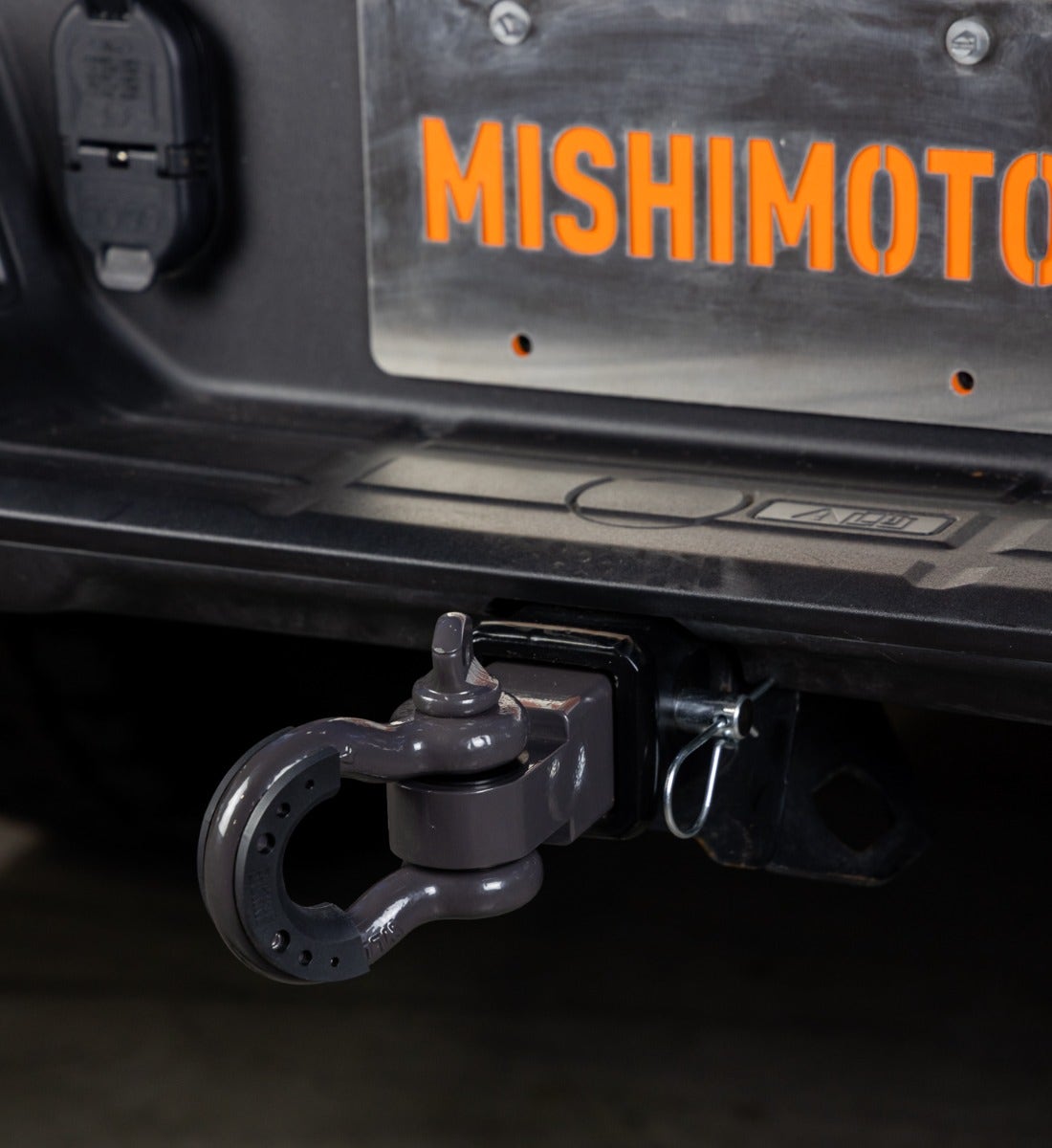 Mishimoto BNRS-BK Shackled 2-Inch Hitch Receiver