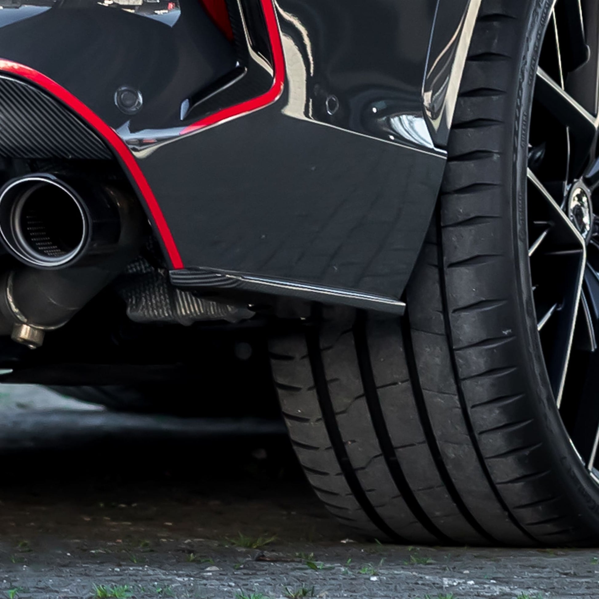 MANHART MH2F9511227 CARBON TWO-PIECE REAR BUMPER ADD-ON FOR BMW F95 X5M (COMPETITION)