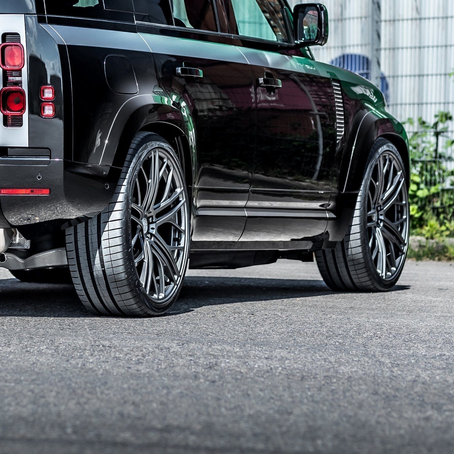 MANHART MHRDEFFL22105 FORGED LINE RIM SET FOR LAND ROVER DEFENDER  LIGHT GREY