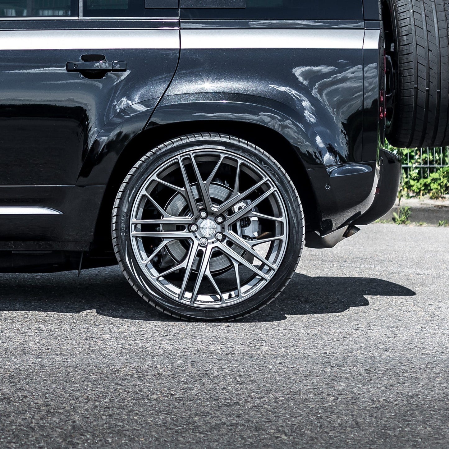 MANHART MHRDEFFL22105 FORGED LINE RIM SET FOR LAND ROVER DEFENDER  LIGHT GREY