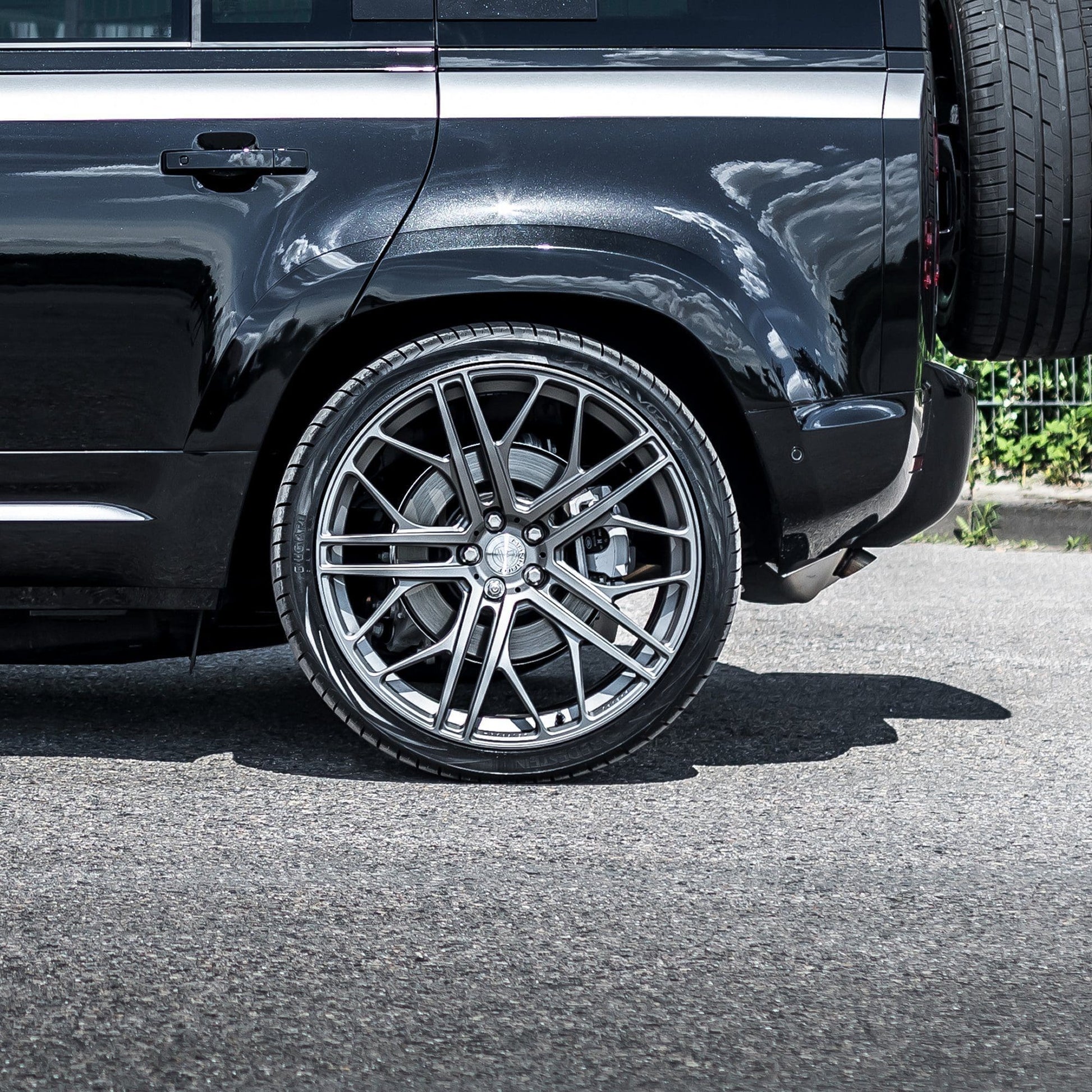 MANHART MHRDEFFL22105 FORGED LINE RIM SET FOR LAND ROVER DEFENDER  LIGHT GREY