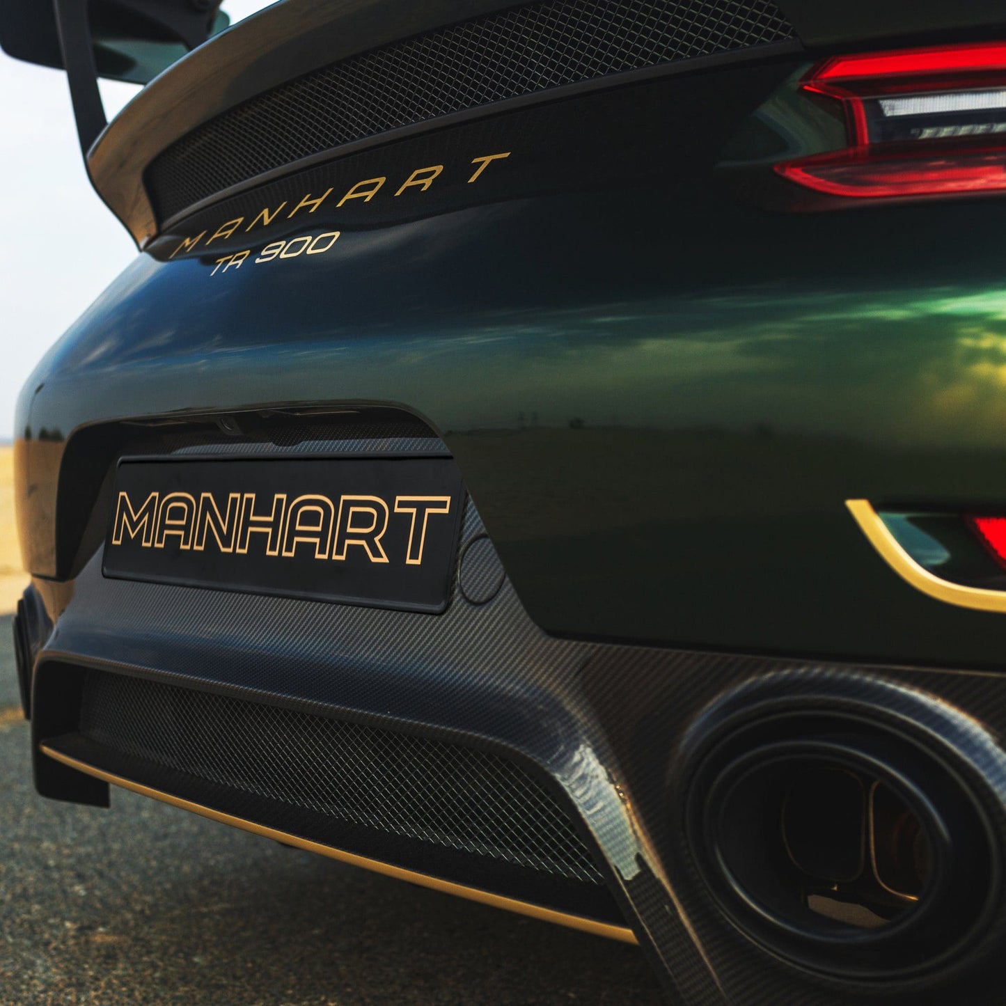 MANHART MH1911GT2005 CARBON REAR DIFFUSER FOR PORSCHE 911 (991) GT2 RS BY DB CARBON