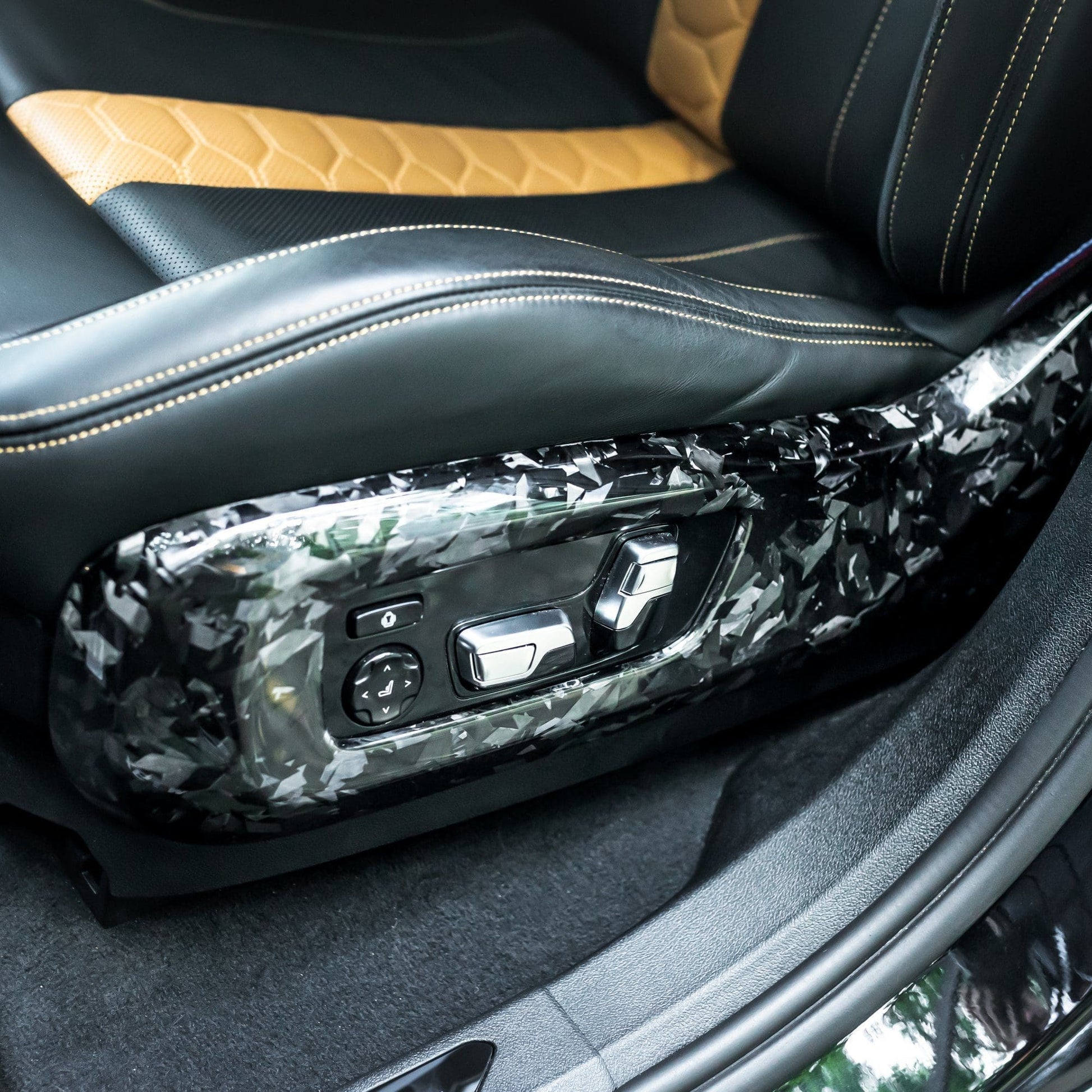 MANHART MHFCSSC001 FORGED CARBON SIDE SEAT COVERS FOR BMW F95 / F96 X5M / X6M (COMPETITION)