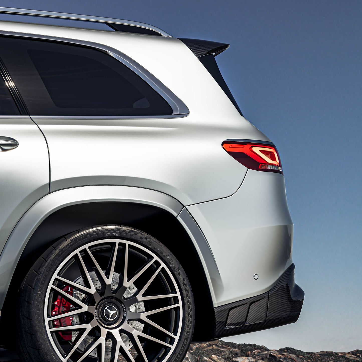 MANHART CARBON REAR DIFFUSER FOR MERCEDES-AMG GLS 63