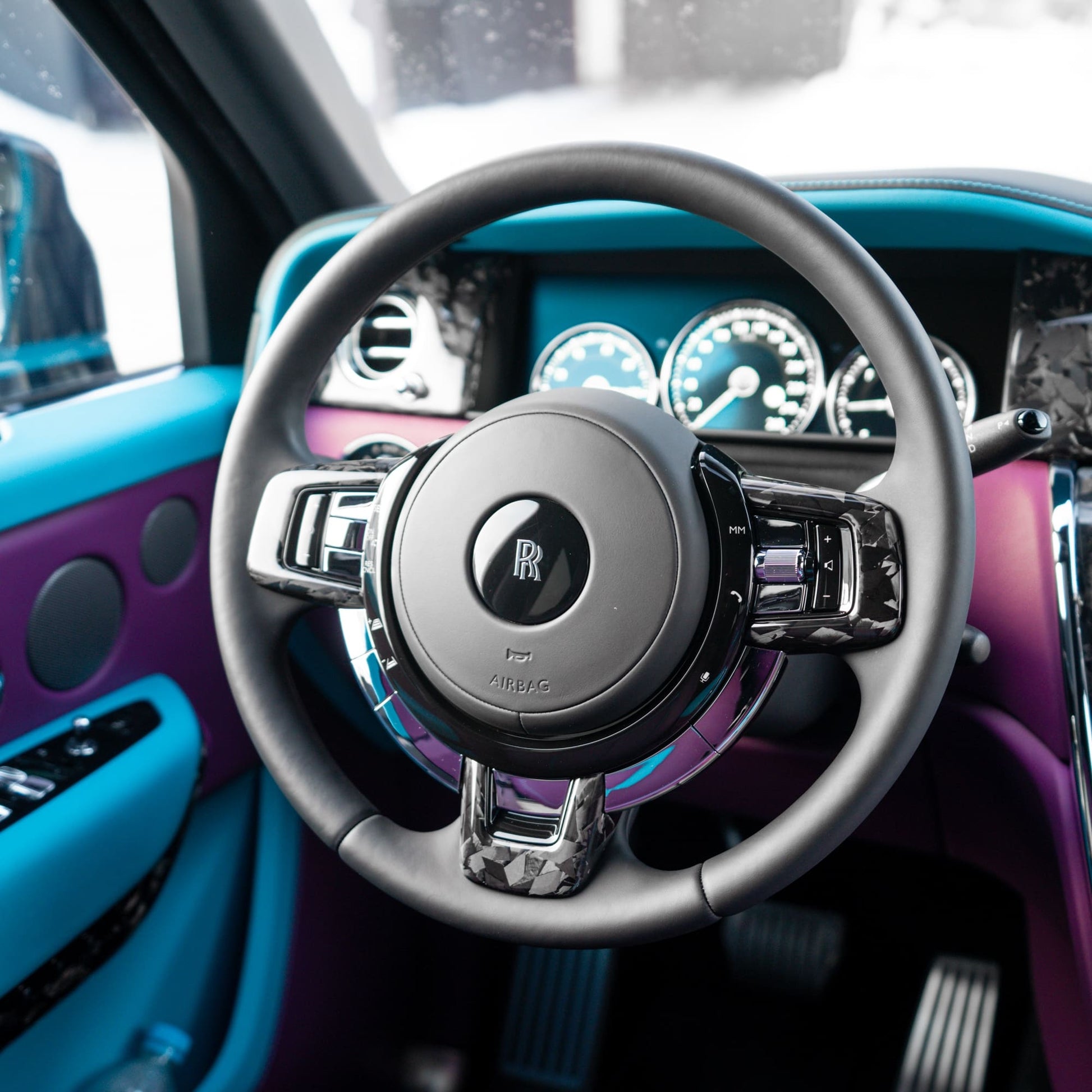 MANHART CARBON STEERING WHEEL SPOKES FOR ROLLS-ROYCE CULLINAN