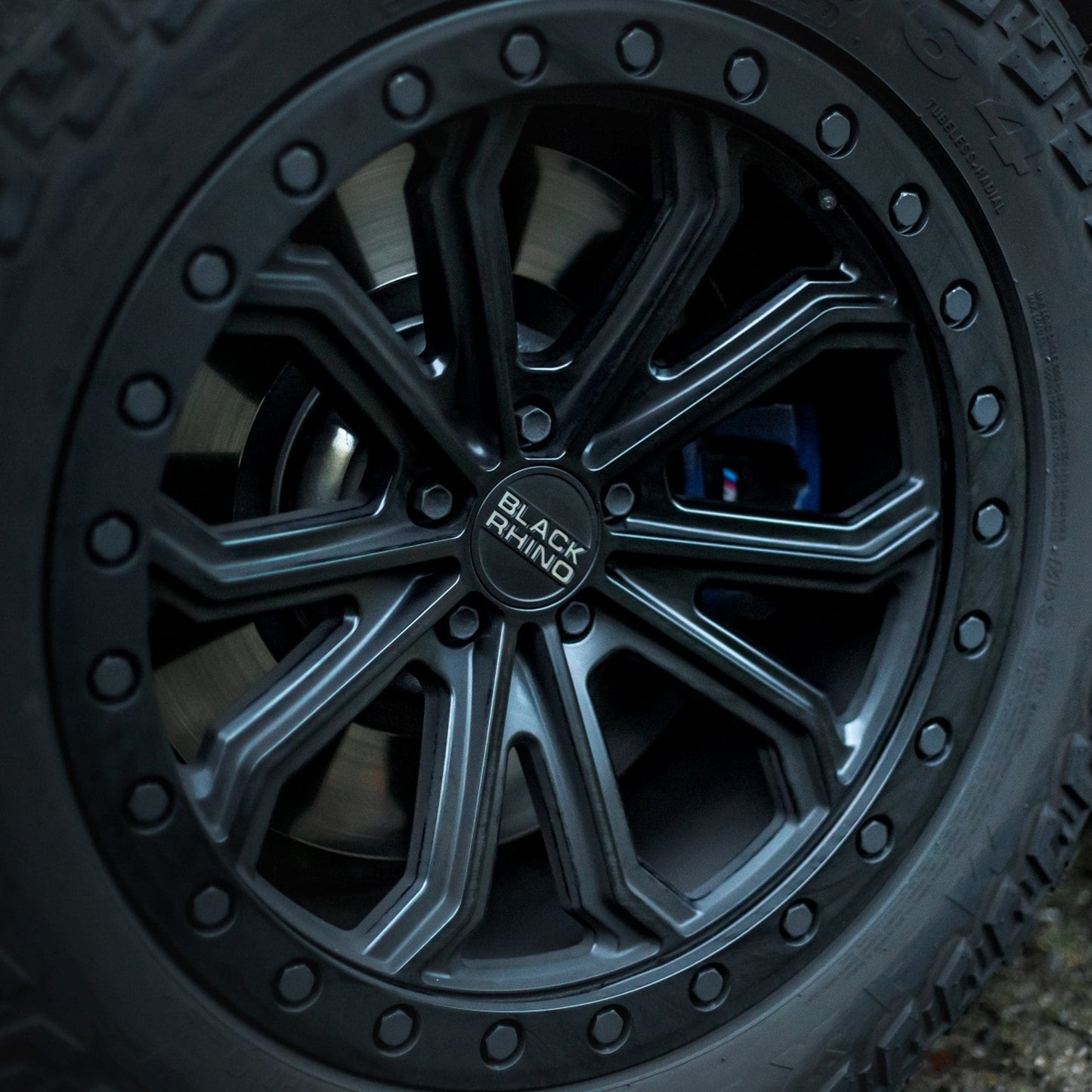 MANHART MHBLKRHINO11000 BLACK RHINO RIM SET WITH MAXXIM TYRES