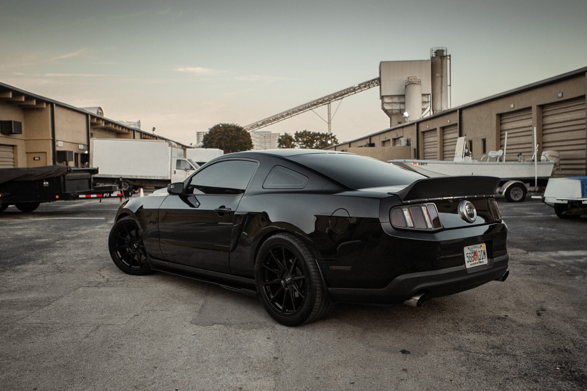 Clinched Ford Mustang S197 (2010-2014) Ducktail Spoiler