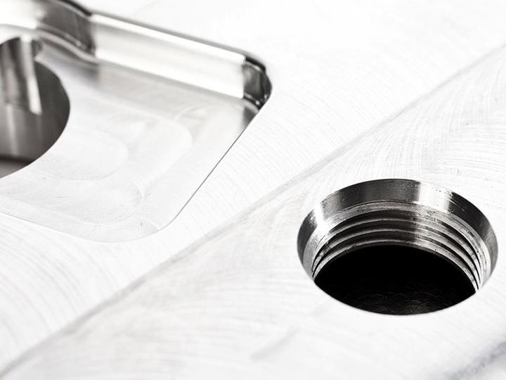 Integrated Engineering Audi Volkswagen 2.0T B6 B7 C6 MK2 MK5 Billet Valve Cover (A4, GTI, Jetta & Passat) ML Performance UK